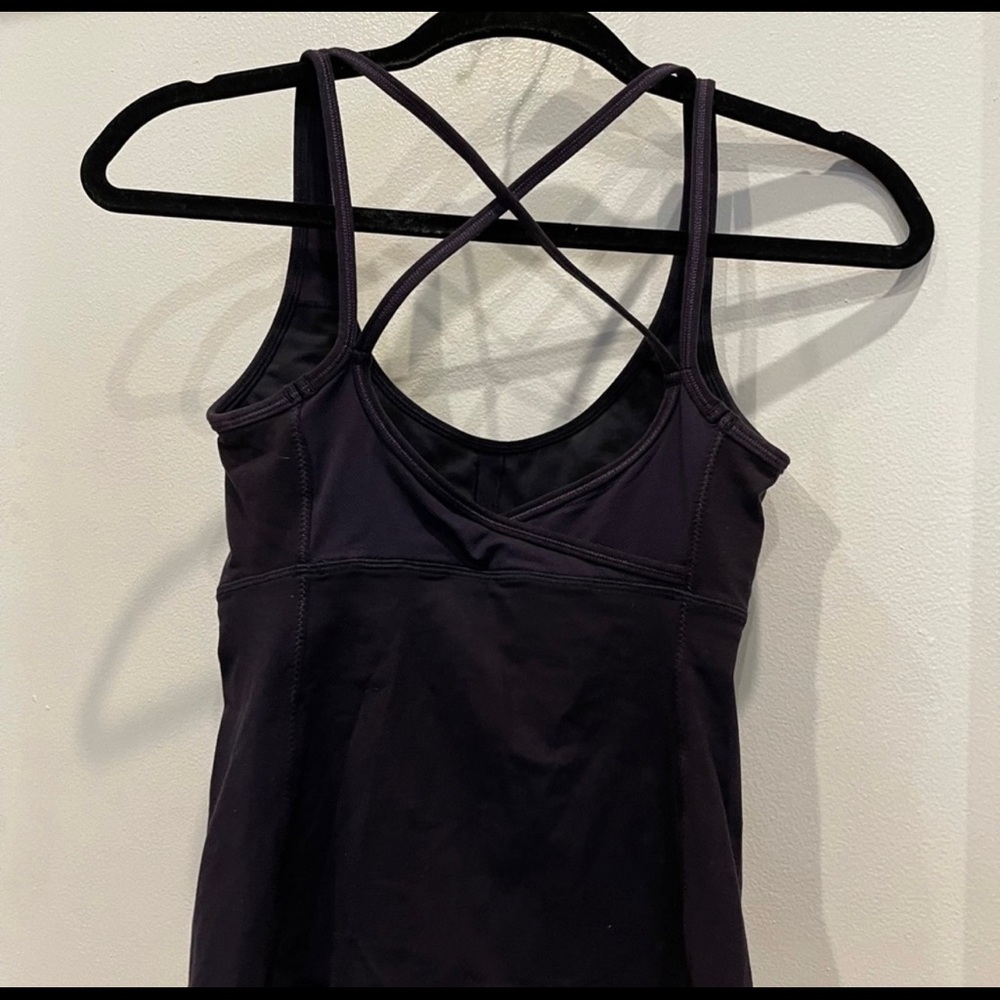 Lululemon black top size 2